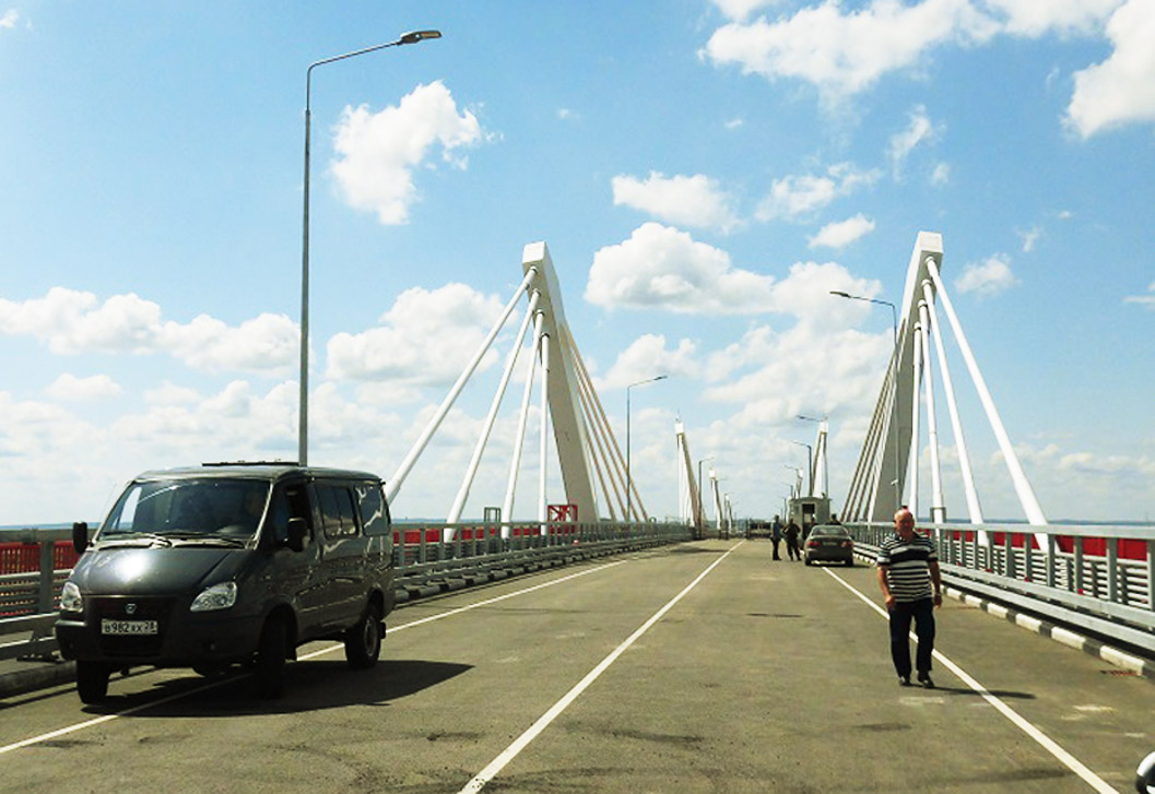 国境横断橋
