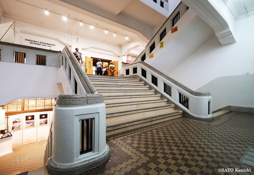 サハリン州立歴史博物館の展示室は地下1階から2階まで
