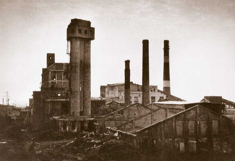 サハリンの旧王子製紙工場廃墟