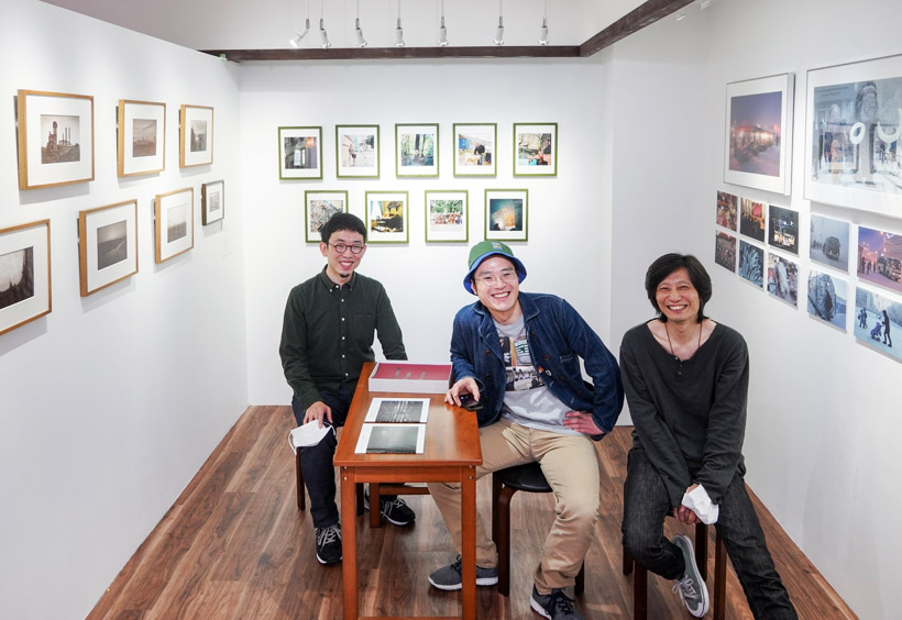 右から松川さん、山端さん、小池さん。三葉堂寫眞機店ギャラリーにて