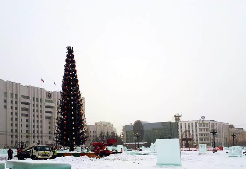 ハバロフスクでも現在、レーニン広場にヨールカが建てられています