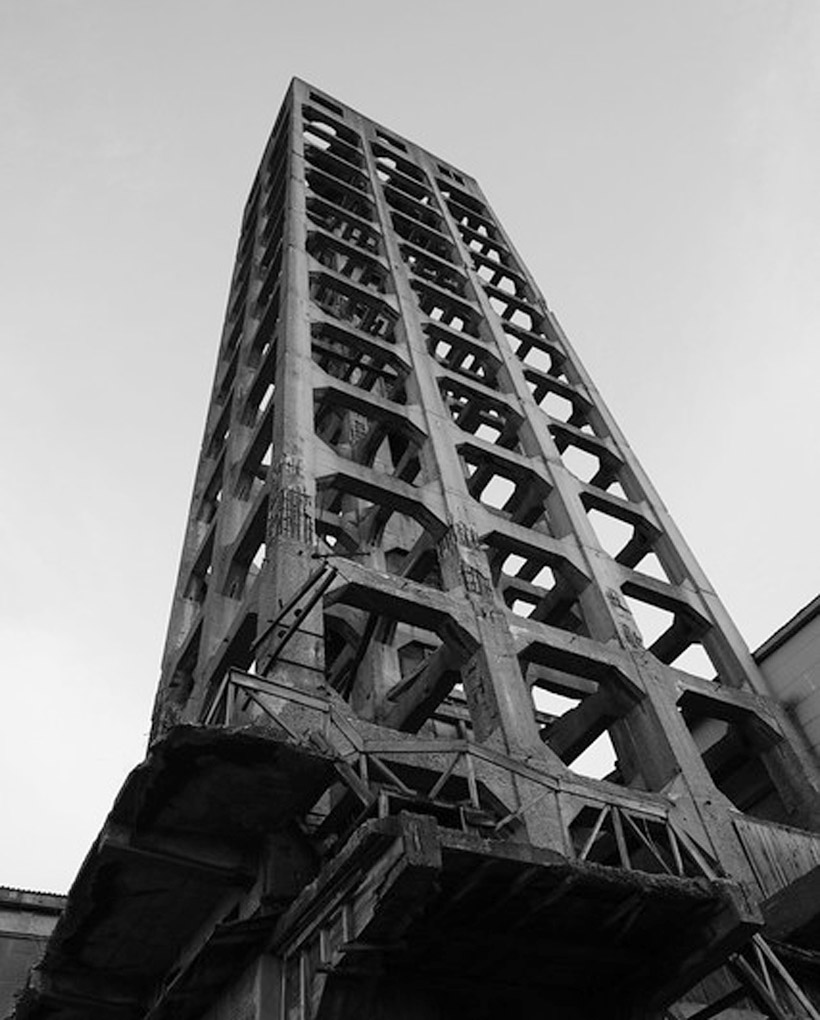 ＜王子製紙豊原工場＞の「製薬塔」遺構